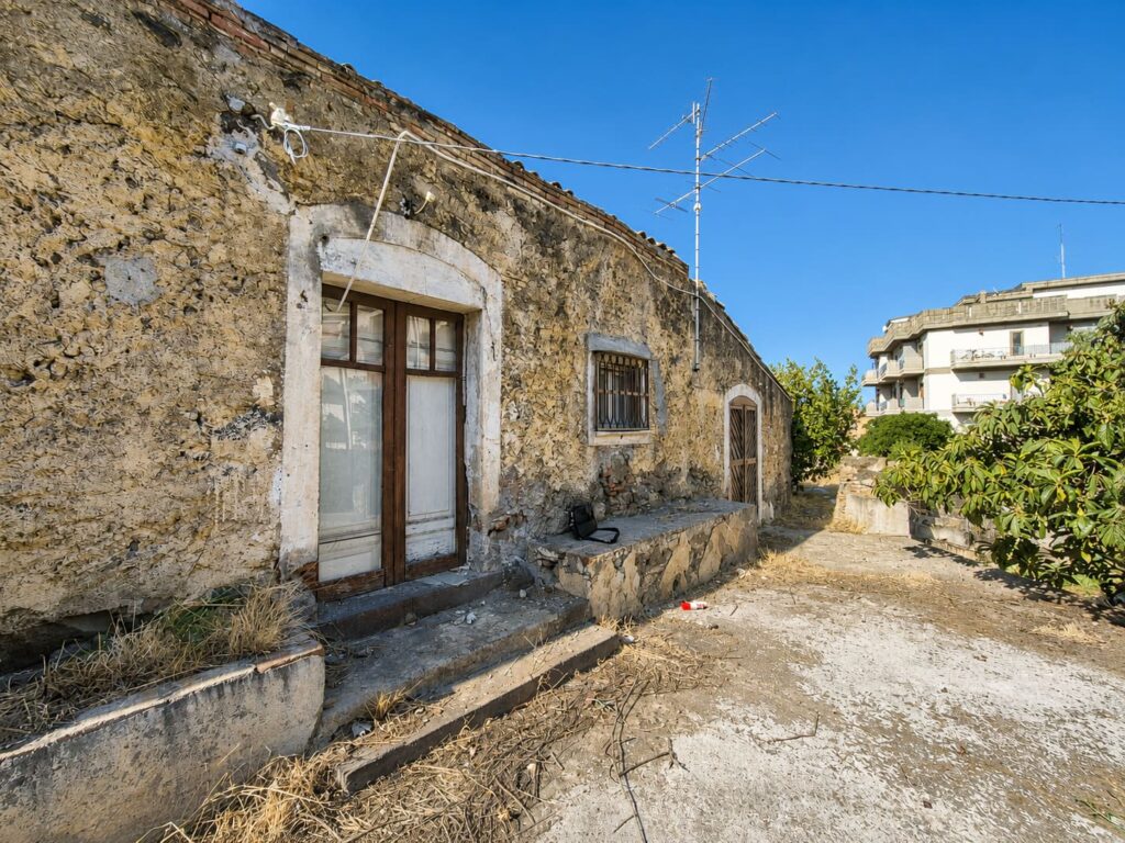 Antica masseria con spazio esterno