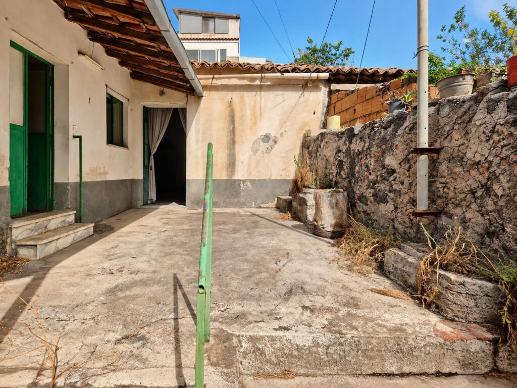 Bilocale indipendente con cortile