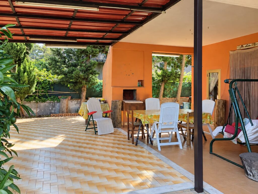 Spaziosa villa con cortile a Vaccarizzo